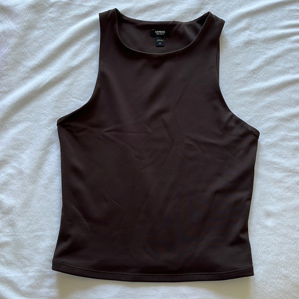 Women’s express body contour cropped tank